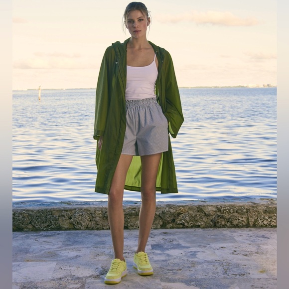 We-AR4 Rain Coat in Yellow Sz XS - Picture 1 of 7